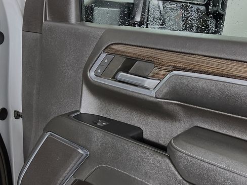 Used 2024 Chevrolet Silverado 2500 LT w/ Texas Edition image 31