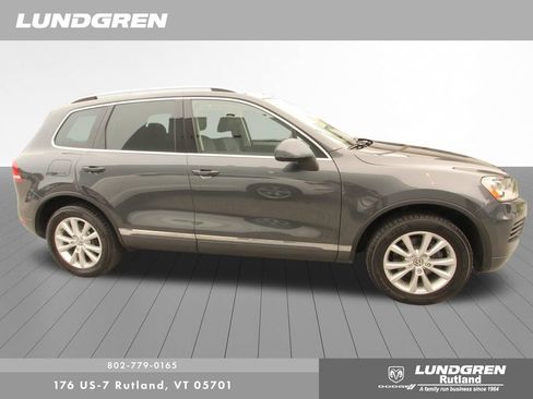 Used 2013 Volkswagen Touareg Sport AWD/4WD image 3