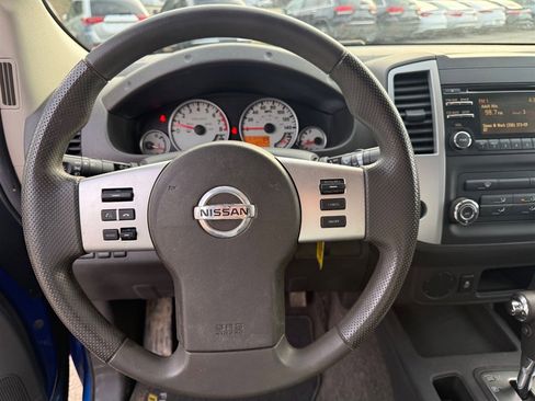 Used 2013 Nissan Frontier Desert Runner image 9