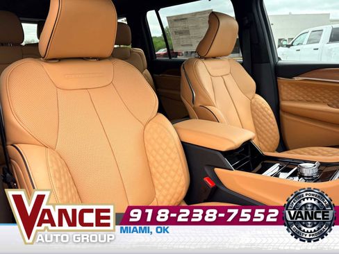 New 2026 Jeep Grand Cherokee L Summit w/ Obsidian Package AWD/4WD image 24