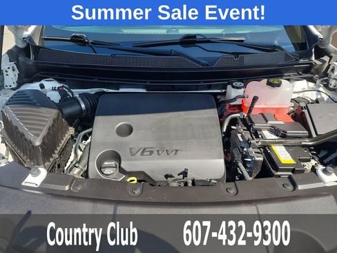 Used 2023 Chevrolet Traverse LT AWD/4WD image 36