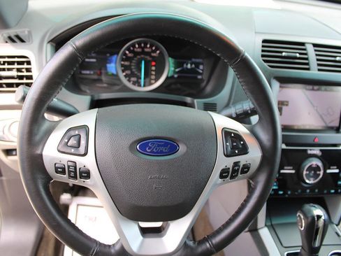 Used 2013 Ford Explorer Limited AWD/4WD image 19