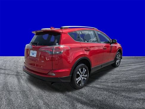 Used 2016 Toyota RAV4 LE FWD image 4