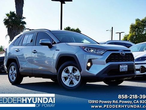 Used 2021 Toyota RAV4 XLE AWD/4WD image 1