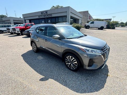 Used 2023 Nissan Kicks SV FWD image 38