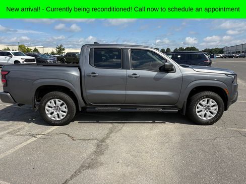 Used 2023 Nissan Frontier SV w/ Tow Package AWD/4WD image 2