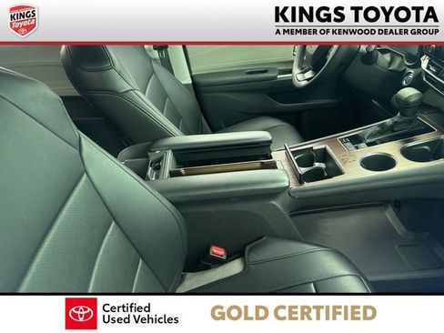 Used 2024 Toyota Sienna LE AWD/4WD image 8