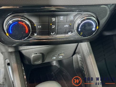 Used 2024 Chevrolet TrailBlazer LT w/ LT Cold Weather Package AWD/4WD image 19