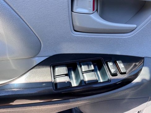 Used 2014 Toyota Sienna LE image 12