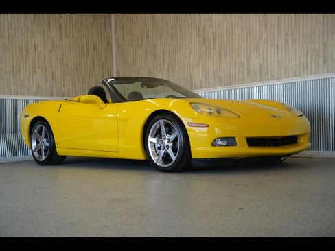 Used 2006 Chevrolet Corvette Convertible w/ Preferred Equipment Group image 2