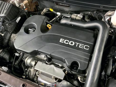 Used 2020 Chevrolet Equinox LT w/ Driver Convenience Package image 31