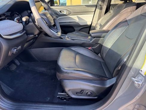 Used 2023 Jeep Compass Latitude w/ Sun and Sound Group image 19