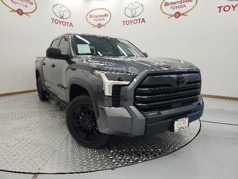 Used 2025 Toyota Tundra SR5 AWD/4WD image 1