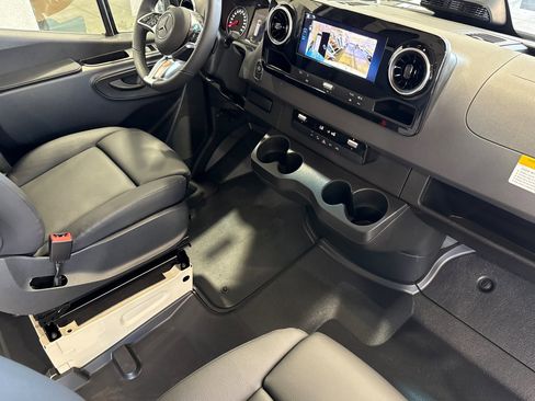 New 2026 Mercedes-Benz Sprinter 2500 image 15