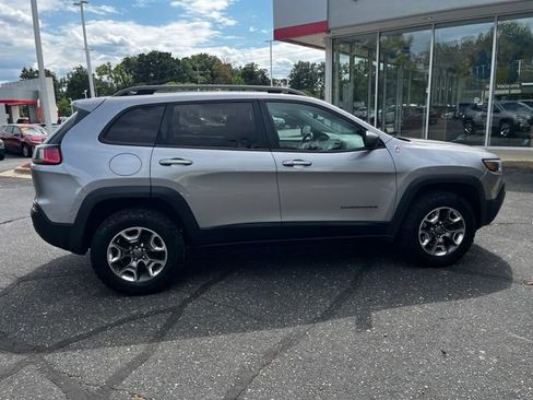 Used 2019 Jeep Cherokee Trailhawk AWD/4WD image 6