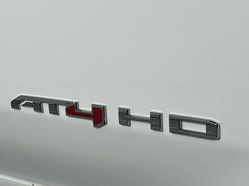 Used 2022 GMC Sierra 2500 AT4 w/ AT4 Premium Plus Package image 13