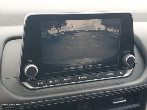 Certified 2024 Nissan Rogue SV FWD image 22