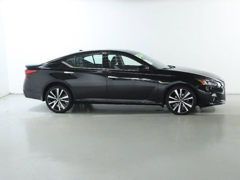 Certified 2022 Nissan Altima 2.5 Platinum image 12