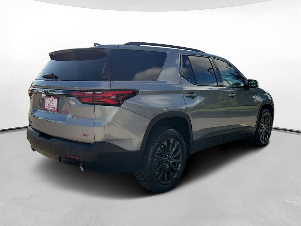 Used 2023 Chevrolet Traverse RS FWD image 4