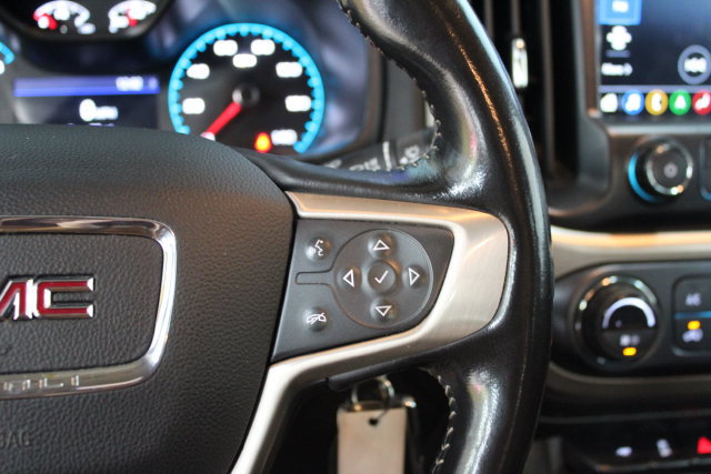 Used 2022 GMC Canyon Denali w/ Denali Black Edition Package AWD/4WD image 17