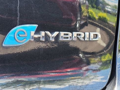 Used 2024 Chrysler Pacifica Limited FWD image 33