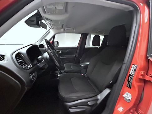 Used 2018 Jeep Renegade Altitude AWD/4WD image 10
