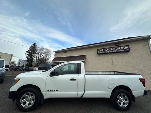 Used 2017 Nissan Titan S AWD/4WD image 3
