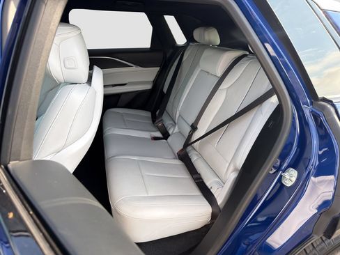 Used 2024 Cadillac Lyriq Luxury AWD/4WD image 13