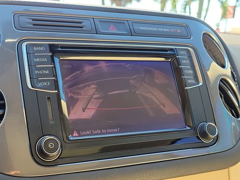 Used 2017 Volkswagen Tiguan Wolfsburg Edition FWD image 19