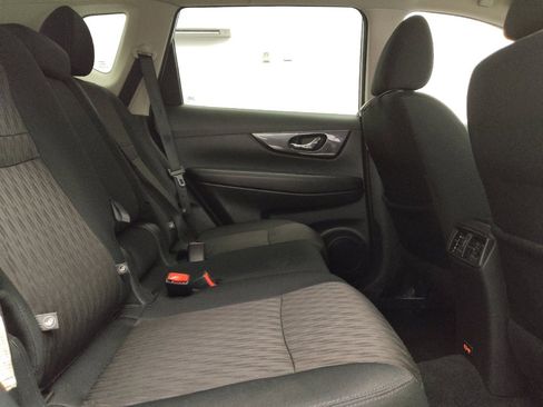 Used 2020 Nissan Rogue SV FWD image 19