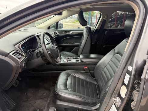 Used 2017 Ford Fusion SE w/ Fusion SE Technology Package AWD/4WD image 26