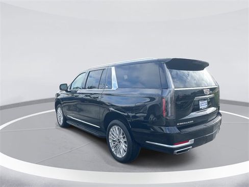 Used 2025 Cadillac Escalade ESV Premium Luxury image 5