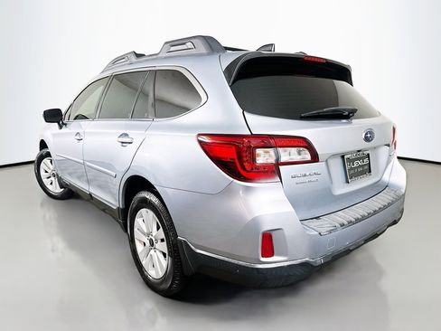 Used 2017 Subaru Outback 2.5i Premium AWD/4WD image 5