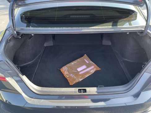 Used 2025 Toyota Camry SE w/ Convenience Package FWD image 12