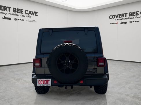Used 2024 Jeep Wrangler Willys image 8