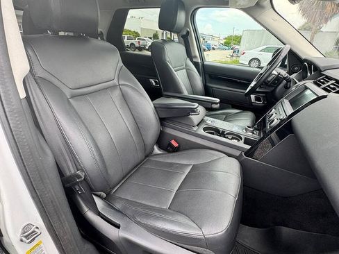 Used 2020 Land Rover Discovery SE AWD/4WD image 10