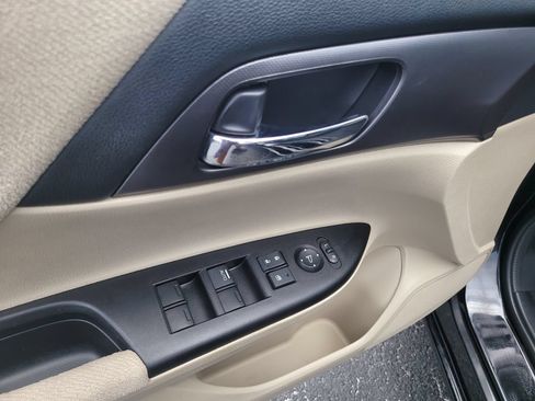 Used 2013 Honda Accord LX image 12