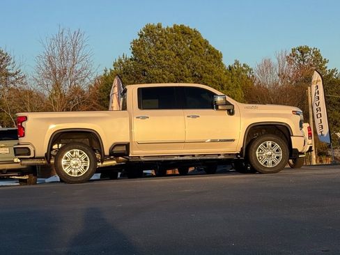 New 2025 Chevrolet Silverado 2500 High Country w/ Technology Package AWD/4WD image 2