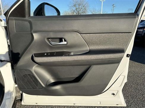 New 2026 Nissan Kicks SV w/ SV Premium Package image 8