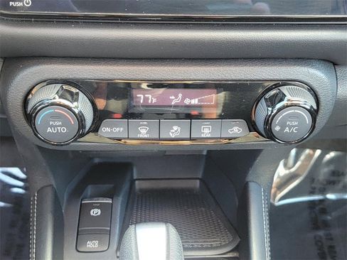 Certified 2023 Nissan Kicks SR image 24
