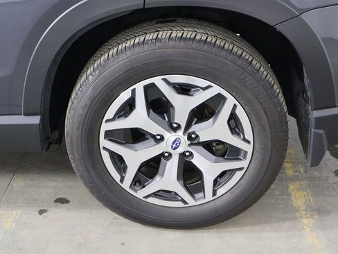 Used 2023 Subaru Forester Premium image 41