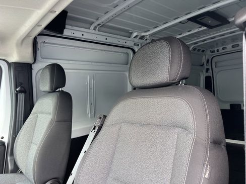 Used 2025 RAM ProMaster 2500 w/ Quick Order Package 22G SLT FWD image 14