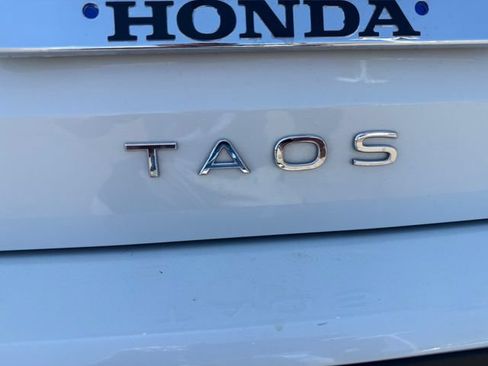 Used 2022 Volkswagen Taos SE FWD image 33