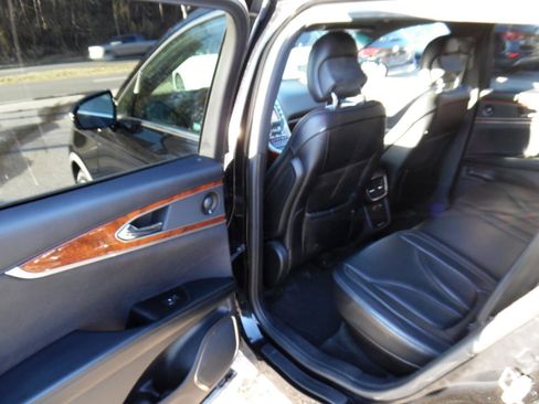 Used 2016 Lincoln MKX Reserve FWD image 17