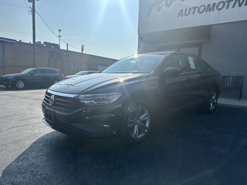 Used 2019 Volkswagen Jetta R-Line FWD image 4
