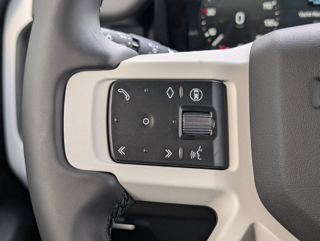 New 2026 Land Rover Defender 110 X-Dynamic SE AWD/4WD image 23