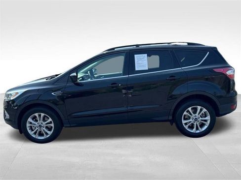 Used 2017 Ford Escape SE w/ Equipment Group 201A AWD/4WD image 8