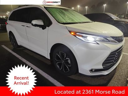 Used 2025 Toyota Sienna Platinum