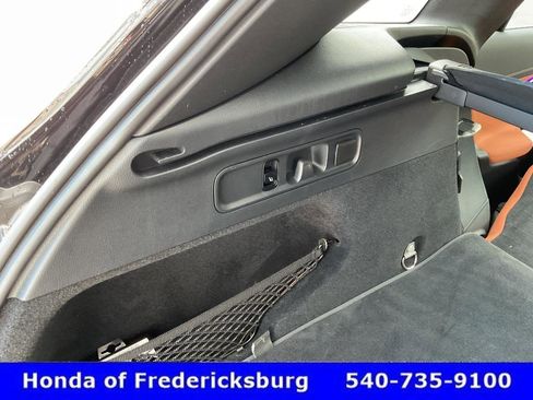 Used 2025 Mercedes-Benz GLC 300 4MATIC image 22