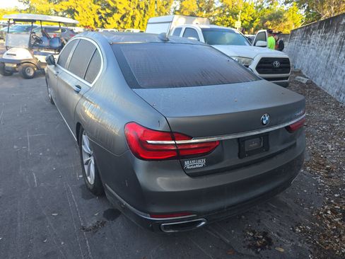 Used 2018 BMW 740i image 8